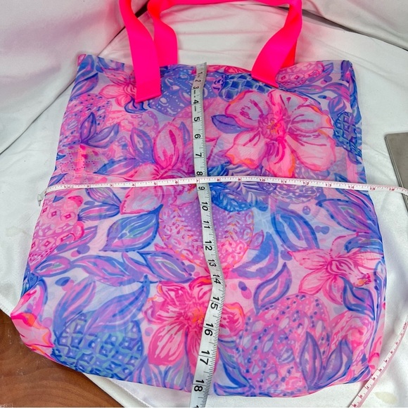LILLY PULITZER Snappy Turtle Mesh Tote - Picture 7 of 8